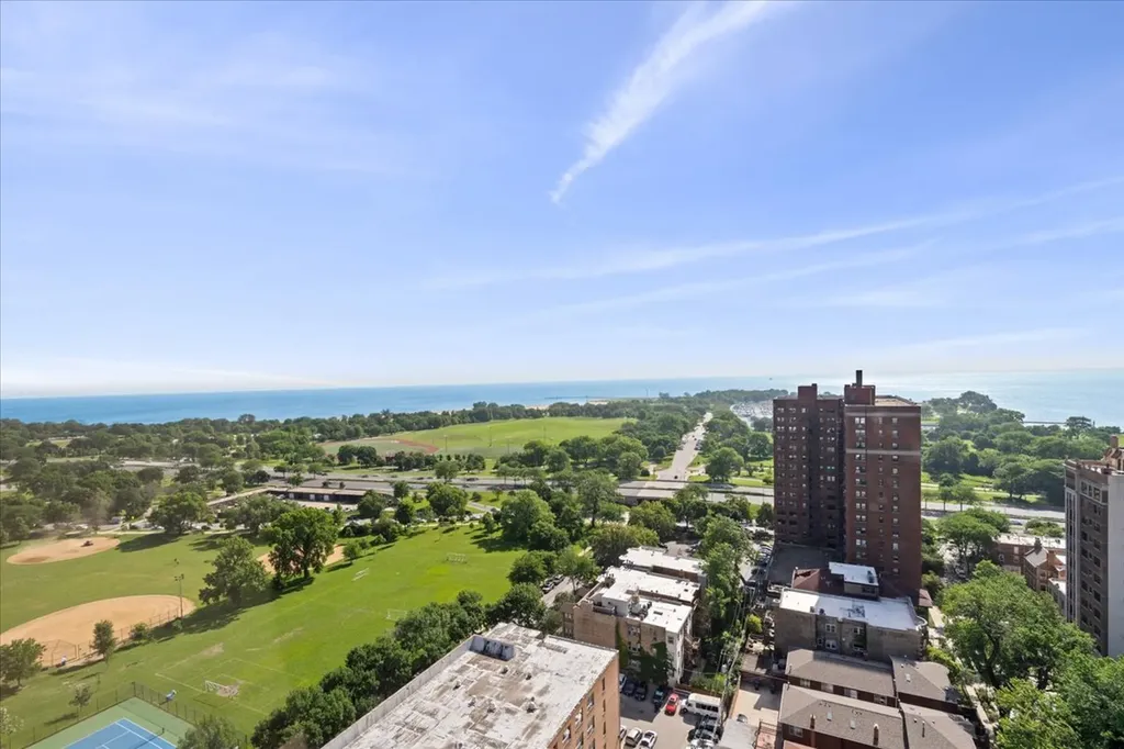 4343 North Clarendon Avenue Chicago IL 60613