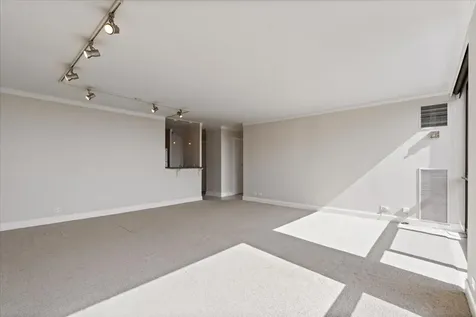 4343 North Clarendon Avenue Chicago IL 60613