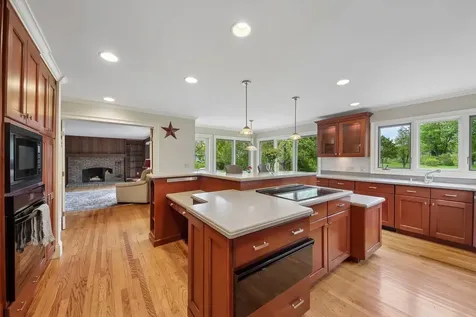 1152 Terre Drive Libertyville IL 60048