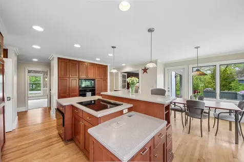 1152 Terre Drive Libertyville IL 60048