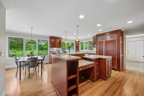 1152 Terre Drive Libertyville IL 60048