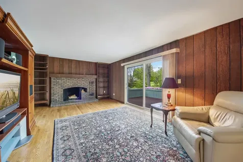 1152 Terre Drive Libertyville IL 60048