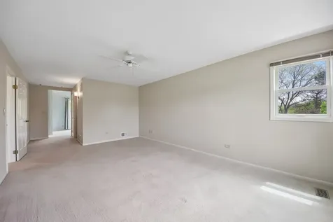 1152 Terre Drive Libertyville IL 60048