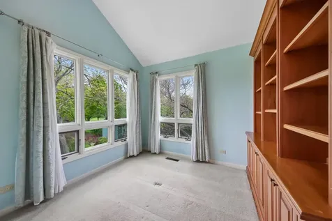 1152 Terre Drive Libertyville IL 60048