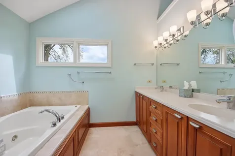 1152 Terre Drive Libertyville IL 60048