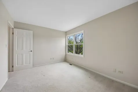 1152 Terre Drive Libertyville IL 60048
