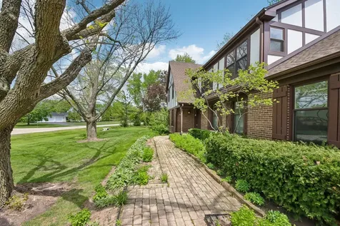 1152 Terre Drive Libertyville IL 60048