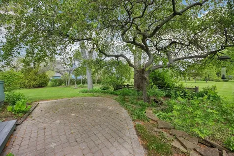 1152 Terre Drive Libertyville IL 60048