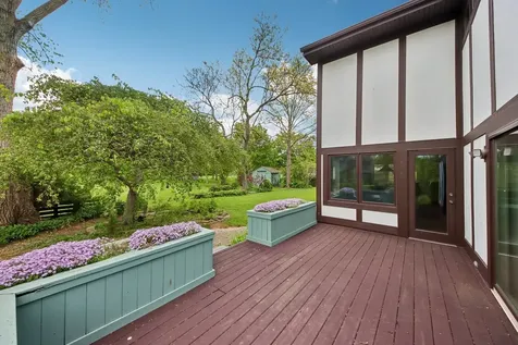 1152 Terre Drive Libertyville IL 60048