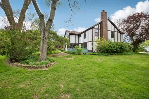 1152 Terre Drive Libertyville IL 60048