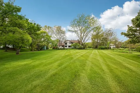 1152 Terre Drive Libertyville IL 60048