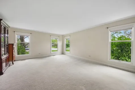 1152 Terre Drive Libertyville IL 60048