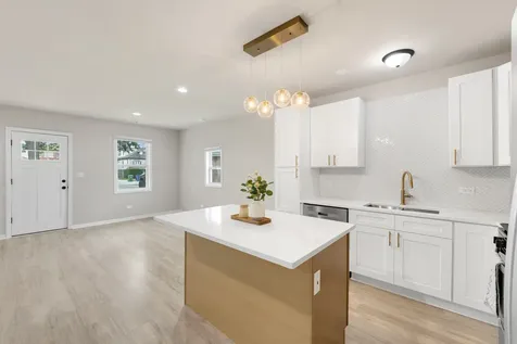 5610 West 88th Street Oak Lawn IL 60453