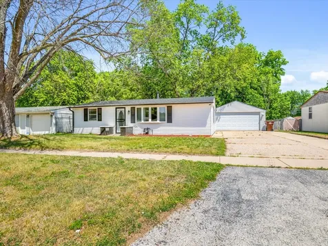 7423 Cadet Road Machesney Park IL 61115
