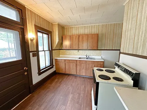 211 South Bloomington Street Streator IL 61364