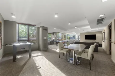 400 North La Salle Drive Chicago IL 60654