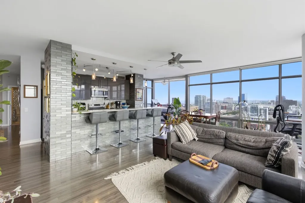 100 East 14th Street Chicago IL 60605