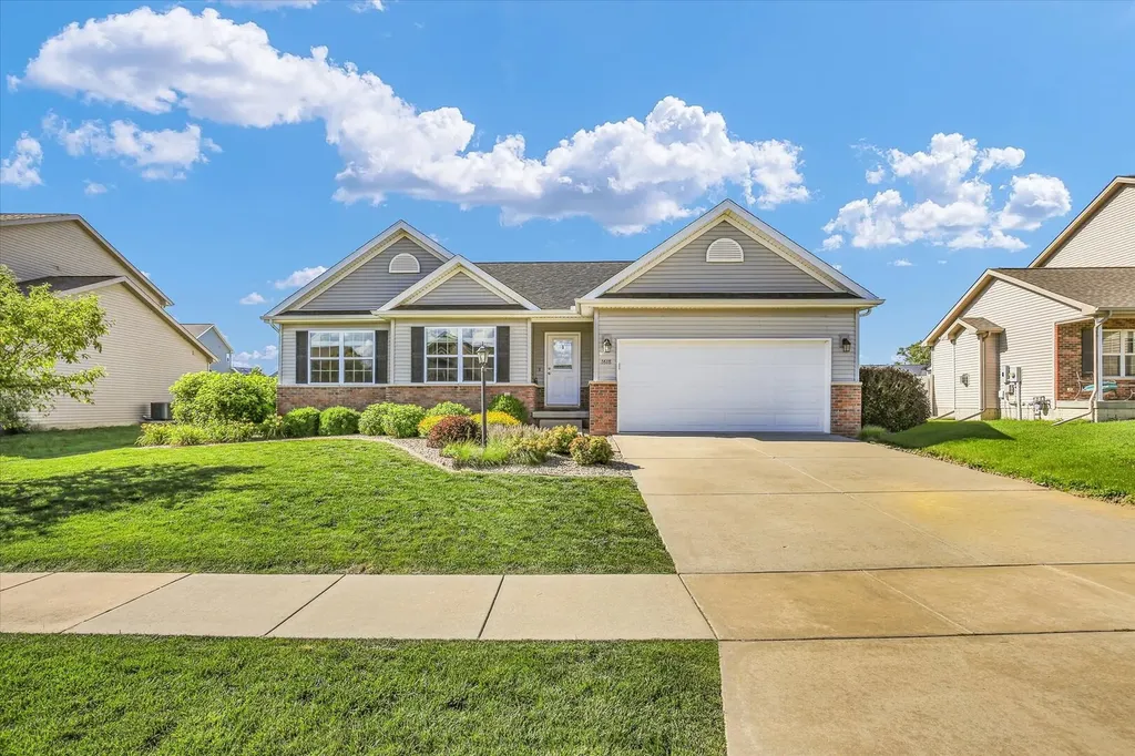 1618 Hunters Ridge Court Mahomet IL 61853
