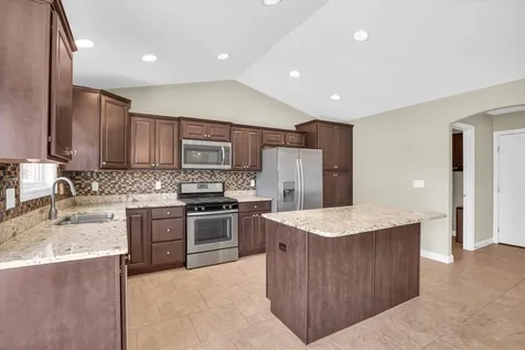 1618 Hunters Ridge Court Mahomet IL 61853