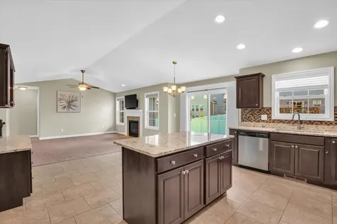1618 Hunters Ridge Court Mahomet IL 61853