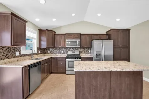 1618 Hunters Ridge Court Mahomet IL 61853