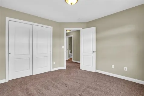 1618 Hunters Ridge Court Mahomet IL 61853