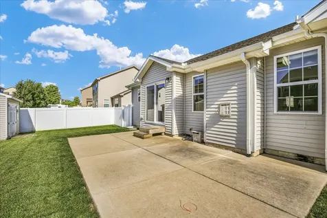 1618 Hunters Ridge Court Mahomet IL 61853
