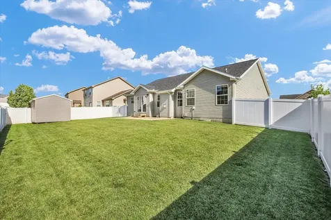 1618 Hunters Ridge Court Mahomet IL 61853