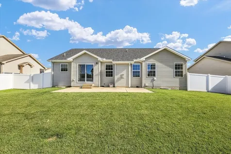 1618 Hunters Ridge Court Mahomet IL 61853