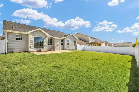 1618 Hunters Ridge Court Mahomet IL 61853