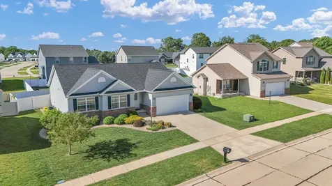 1618 Hunters Ridge Court Mahomet IL 61853