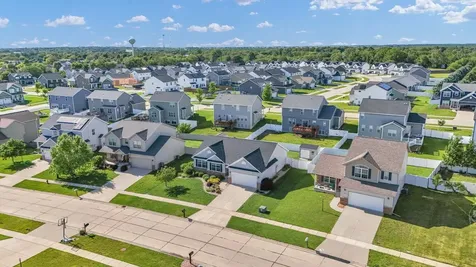 1618 Hunters Ridge Court Mahomet IL 61853