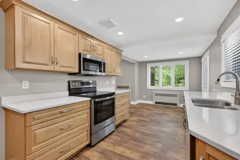 524/600 East Van Buren Street Ottawa IL 61350