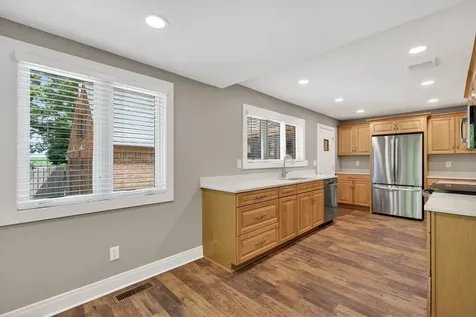 524/600 East Van Buren Street Ottawa IL 61350