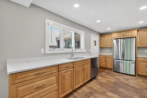 524/600 East Van Buren Street Ottawa IL 61350