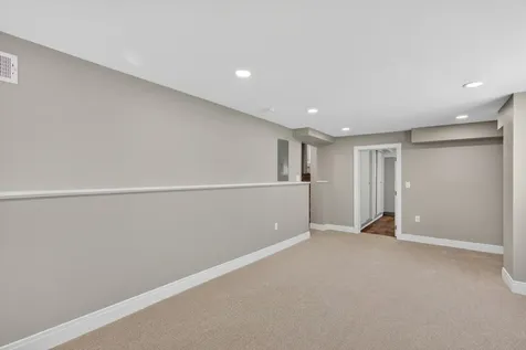 524/600 East Van Buren Street Ottawa IL 61350