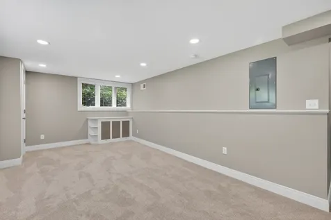524/600 East Van Buren Street Ottawa IL 61350