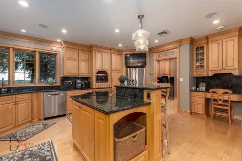 524/600 East Van Buren Street Ottawa IL 61350