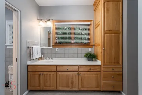524/600 East Van Buren Street Ottawa IL 61350