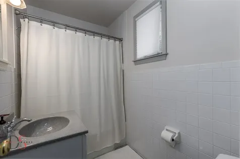 524/600 East Van Buren Street Ottawa IL 61350
