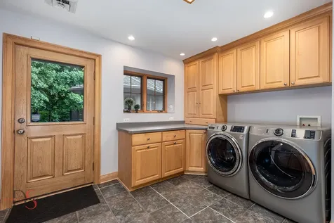 524/600 East Van Buren Street Ottawa IL 61350