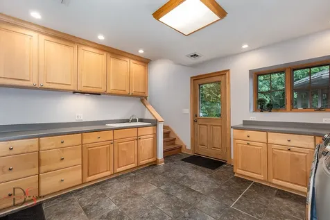 524/600 East Van Buren Street Ottawa IL 61350