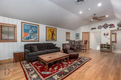 524/600 East Van Buren Street Ottawa IL 61350