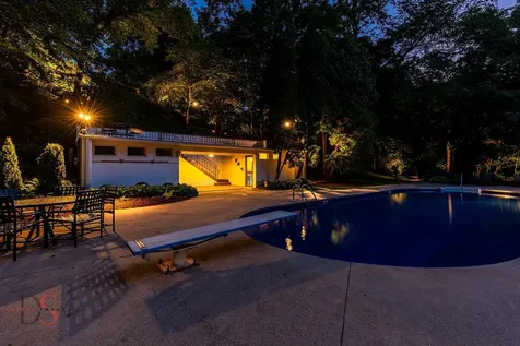 524/600 East Van Buren Street Ottawa IL 61350