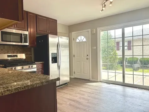 529 East 166th Place South Holland IL 60473