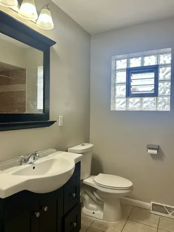 529 East 166th Place South Holland IL 60473