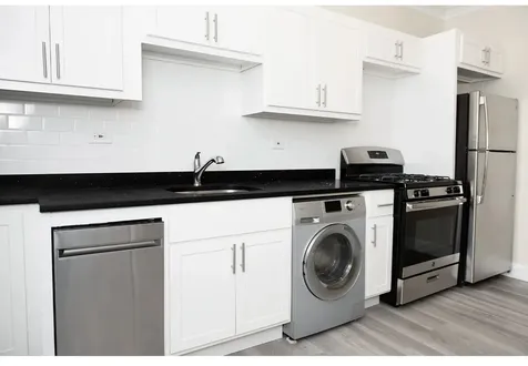 730 West Roscoe Street Chicago IL 60657