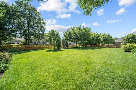 1233 Eagle Crest Drive Lemont IL 60439