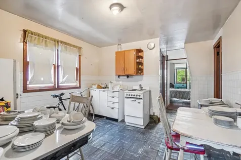 3039 North Gresham Avenue Chicago IL 60618