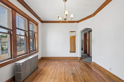3039 North Gresham Avenue Chicago IL 60618